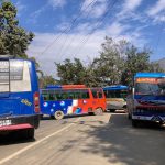 बाङ्गेचौरमा मिनिबसहरुको चक्काजाम